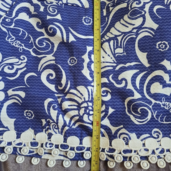 Lilly Pulitzer Navy and White Patterned Mini Skirt. - Picture 4 of 5